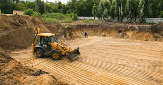 Разработка котлована Борзя стоимость за от 560 руб. м3 - заказать работы по копке и рытью котлованов | траншей